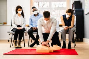 corso massaggio cardiaco in azienda